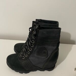 Sorel Joan of Arctic Wedge Ankle Boots - Women size 7